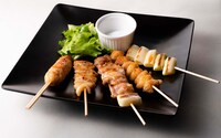「ホワイトベース名物串焼き盛り合わせ（塩）」