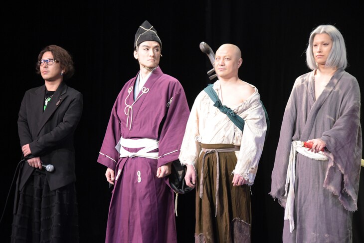 鈴木拡樹・北原里英が“伝説”に、百鬼丸が殺陣を披露「どろろ」東京へ