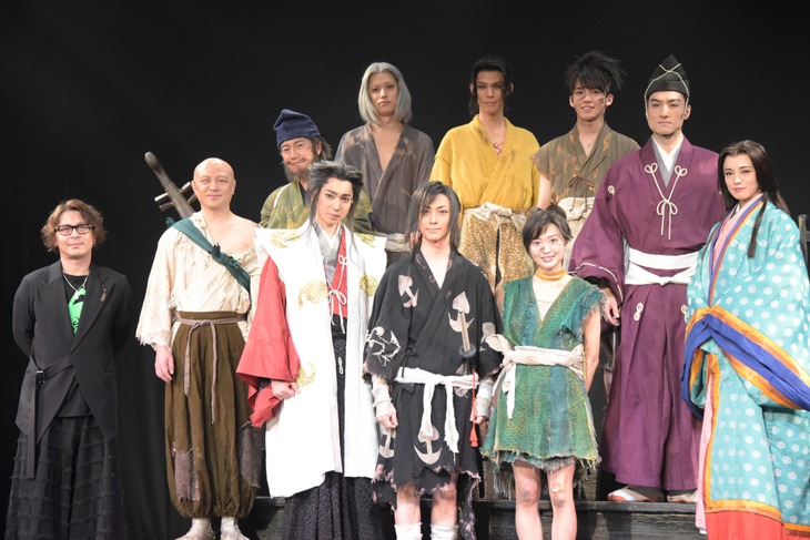 舞台「どろろ」公開ゲネプロ前の舞台挨拶より。