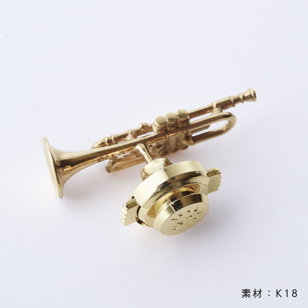 「ムッタの金ピカトランペット タイタックピン（K18）」