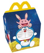 ムービットとドラえもんが描かれた「ハッピーセットボックス」。