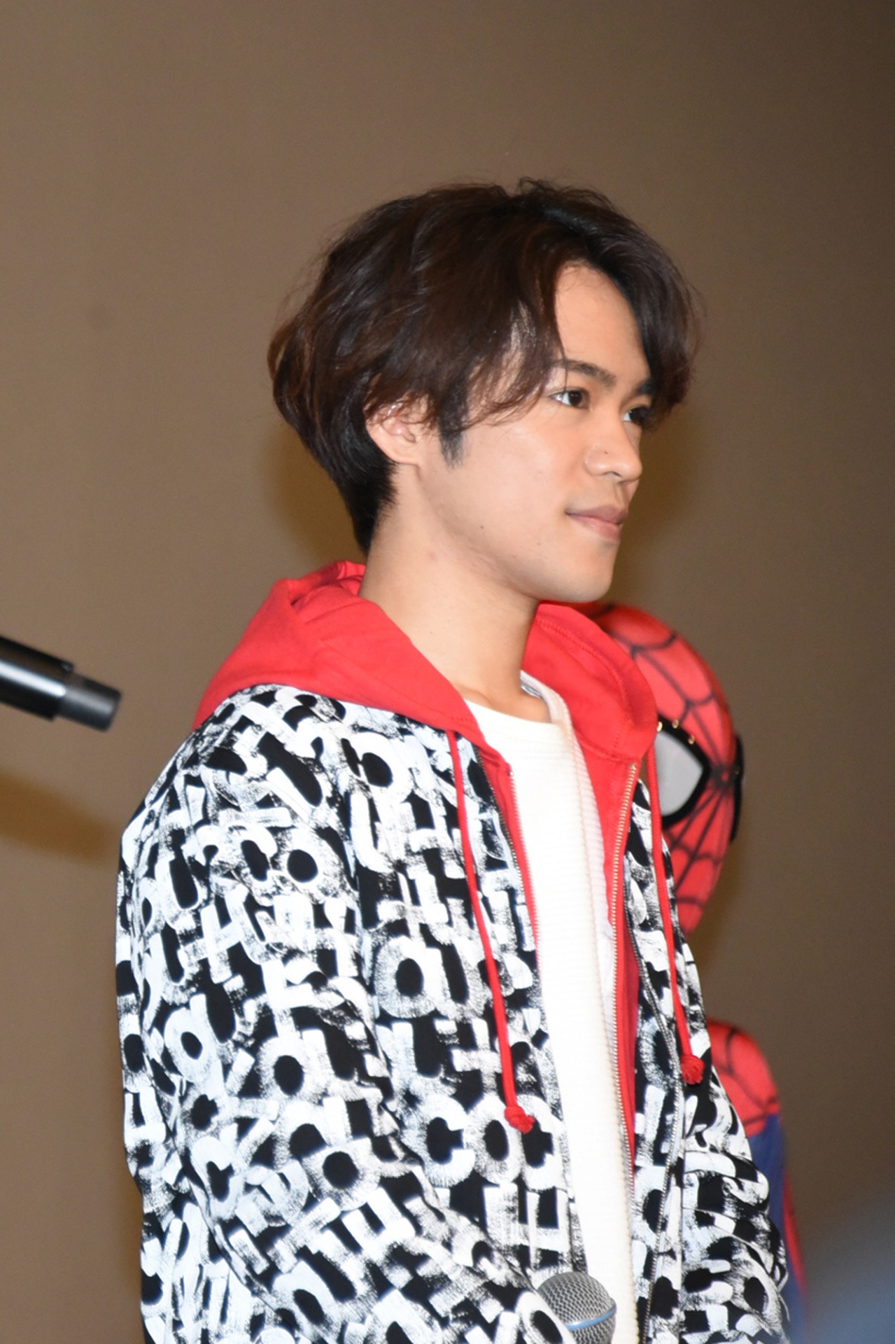 小野賢章