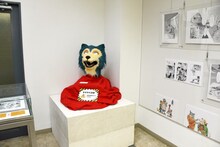 「BEASTARS原画展 ～板垣巴留の世界～」の様子。