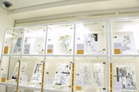 「BEASTARS原画展 ～板垣巴留の世界～」の様子。