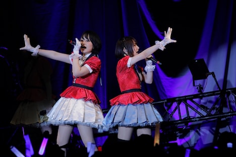 左から河瀬茉希、種田梨沙。