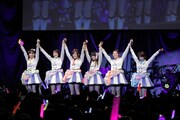 「ゾンビランドサガLIVE～フランシュシュみんなでおらぼう！～」の様子。
