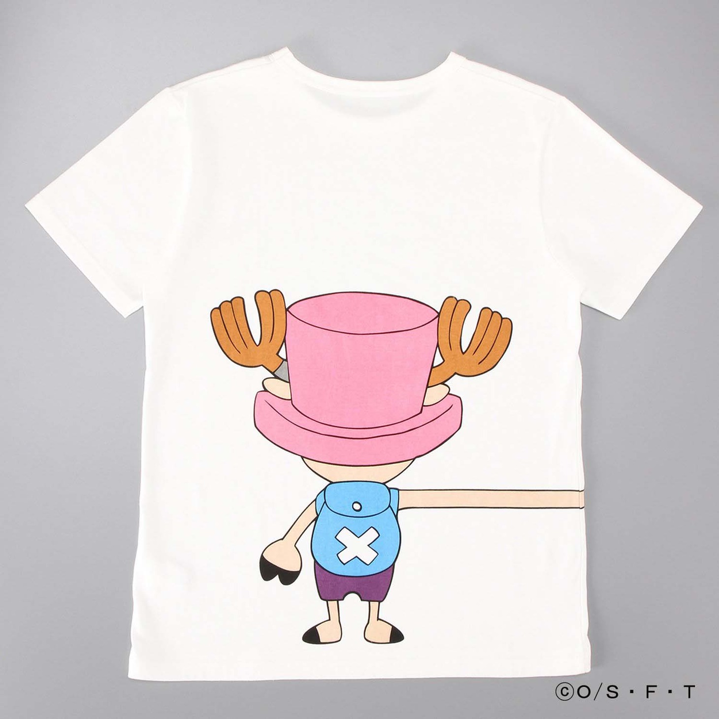 「ONE PIECE」と「つながるTシャツ」のコラボアイテム（大人用）。