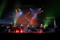 舞台「俺たちマジ校デストロイ」のライブパートより。