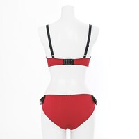 遠坂凛モデルのランジェリーセット。