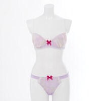 間桐桜モデルのランジェリーセット。
