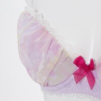 間桐桜モデルのランジェリーセット。