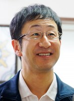 富永役の矢柴俊博。