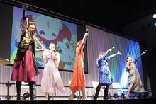 左から千葉千恵巳、宍戸留美、秋谷智子、松岡由貴、宮原永海。