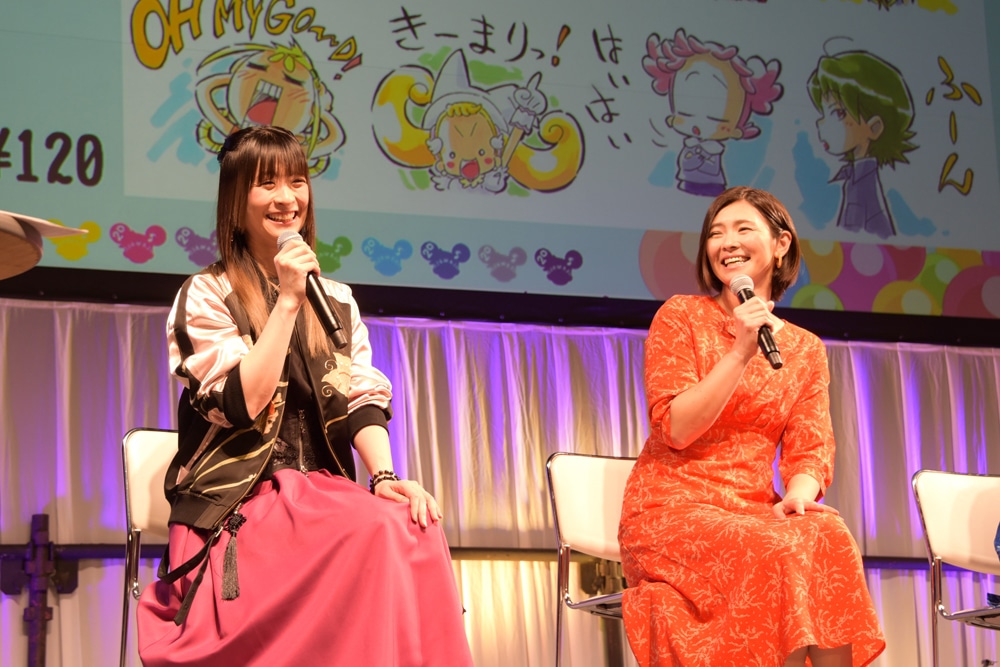 左から千葉千恵巳、秋谷智子。