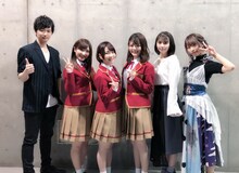 左から逢坂良太、白石晴香、富田美憂、鈴代紗弓、Lynn、朝日奈丸佳。
