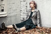 1日目に出演するReoNa。