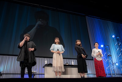 「ダンジョンに出会いを求めるのは間違っているだろうか」スペシャルステージの様子。左から松岡禎丞、水瀬いのり、大西沙織、千菅春香。