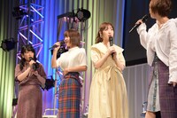 左から黒沢ともよ、朝井彩加、豊田萌絵、安済知佳。