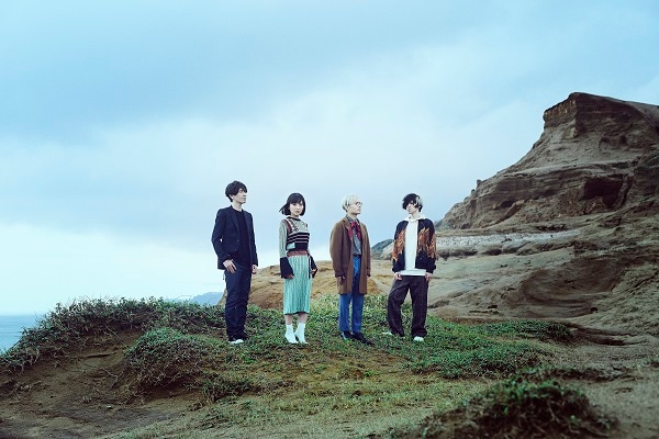 1日目に出演するfhana。