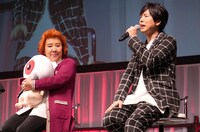 左から野沢雅子、神谷浩史。