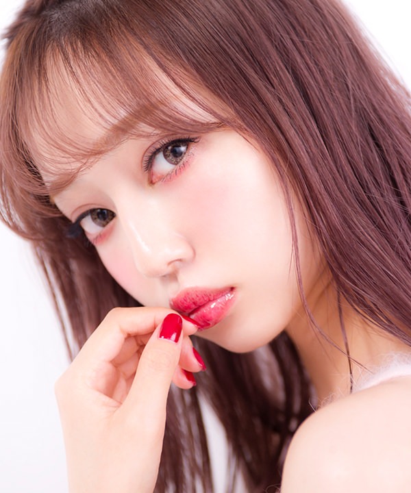 栗谷あかり役の中村里砂。
