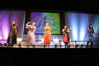 左から宮原永海、宍戸留美、秋谷智子、千葉千恵巳、松岡由貴。