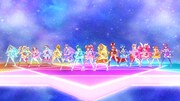 「映画プリキュアミラクルユニバース」のエンディングダンス映像より。
