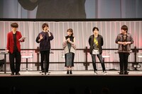左から櫻井孝宏、花江夏樹、鬼頭明里、下野紘、松岡禎丞。