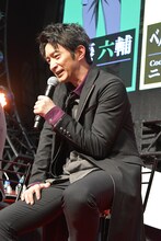 一ノ瀬栞役の津田健次郎。