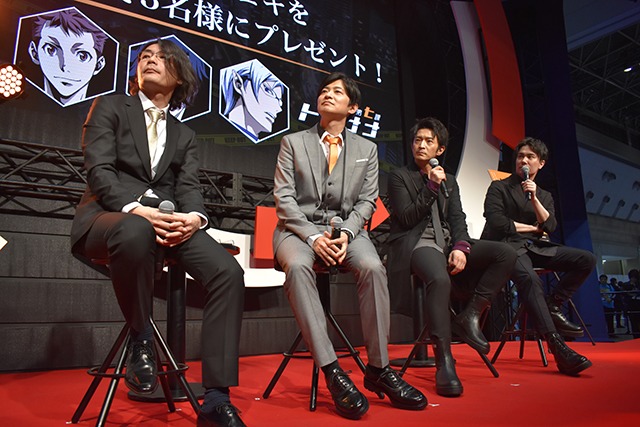 左から総監督の栗山貴行、下野紘、津田健次郎、鈴木達央。