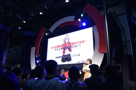 安原絵麻役の佳村はるか。