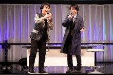 左から狡噛慎也役の関智一、宜野座伸元役の野島健児。