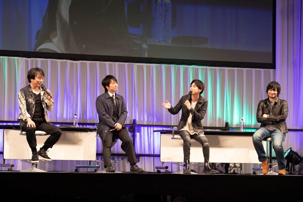 左から狡噛慎也役の関智一、宜野座伸元役の野島健児、慎導灼役の梶裕貴、炯・ミハイル・イグナトフ役の中村悠一。