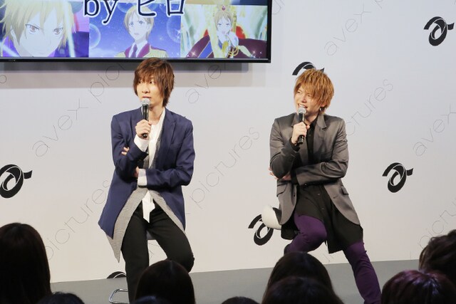 イベントの様子。左から前野智昭、内田雄馬。