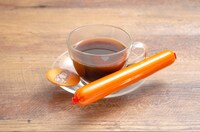 「TOSSY＆OKKY×PATTY＆JIMMYのアメリカンウィンナーコーヒー」