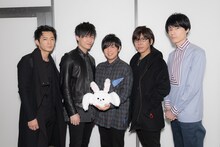 左から津田健次郎、畠中祐、山下大輝、佐藤拓也、内山昂輝。