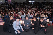 左から津田健次郎、内山昂輝、山下大輝、佐藤拓也、畠中祐。