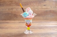 「万事屋×リトルツインスターズのきらきらお星さまパフェ」