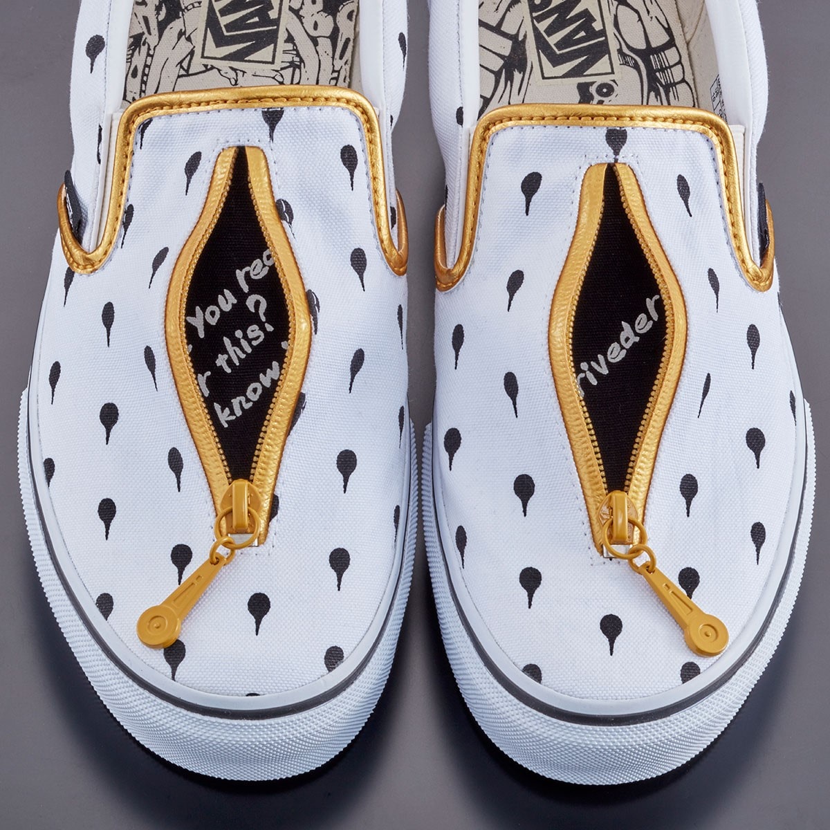ブローノ・ブチャラティモデルのスニーカー。 - 「ジョジョ」×VANSが 