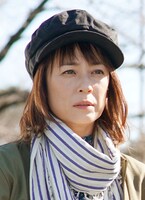 今田聖子役の佐藤仁美。