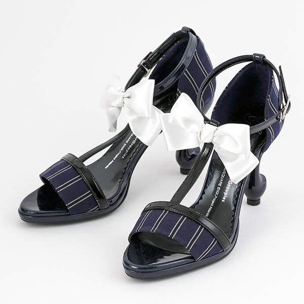 シエル・ファントムハイヴモデルのサンダル。