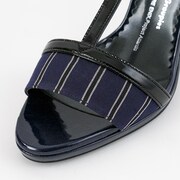 シエル・ファントムハイヴモデルのサンダル。