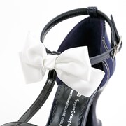 シエル・ファントムハイヴモデルのサンダル。