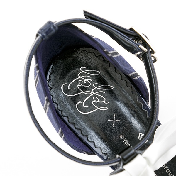 シエル・ファントムハイヴモデルのサンダル。