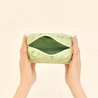 トラペーズポーチの使用イメージ。