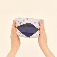 トラペーズポーチの使用イメージ。