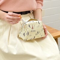 トラペーズポーチの使用イメージ。