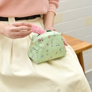 トラペーズポーチの使用イメージ。