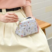 トラペーズポーチの使用イメージ。