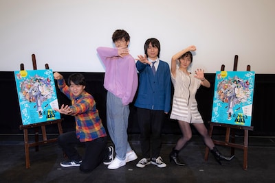 左から立川譲監督、霊幻新隆役の櫻井孝宏、影山茂夫役の伊藤節生、松澤千晶アナウンサー。